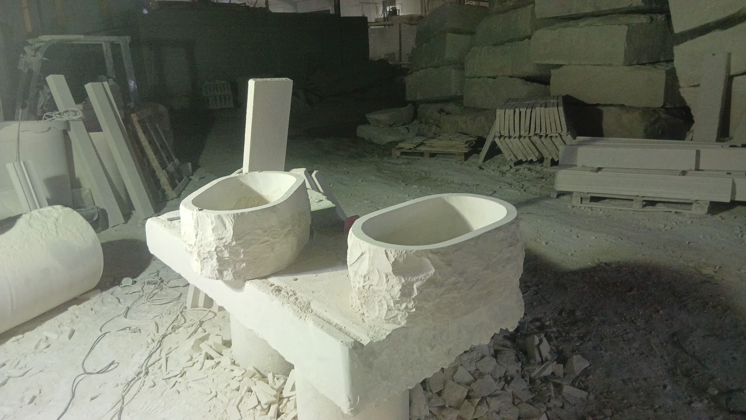 مغاسل حجر طبيعي