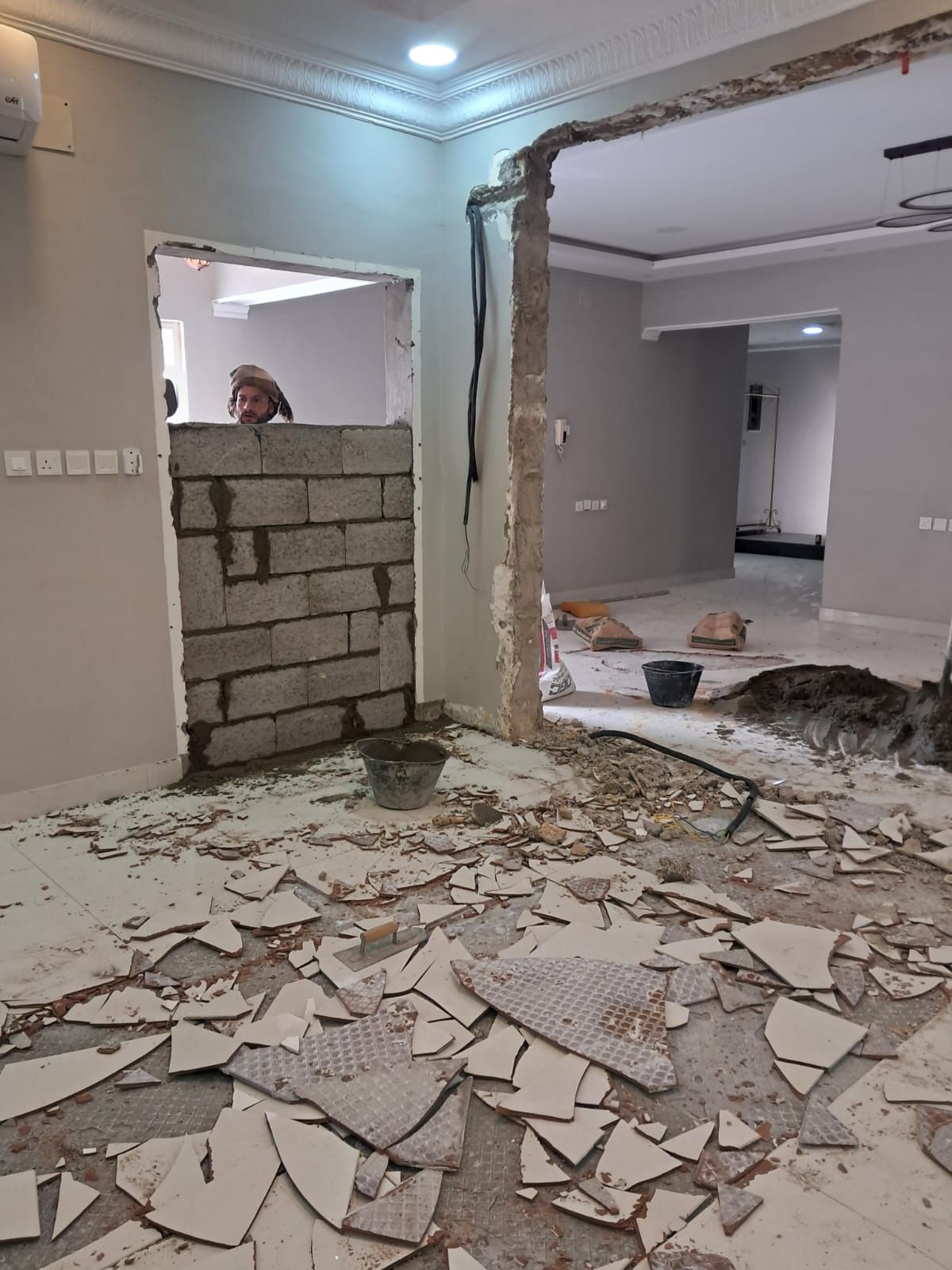 تكسير وترميم وبناء