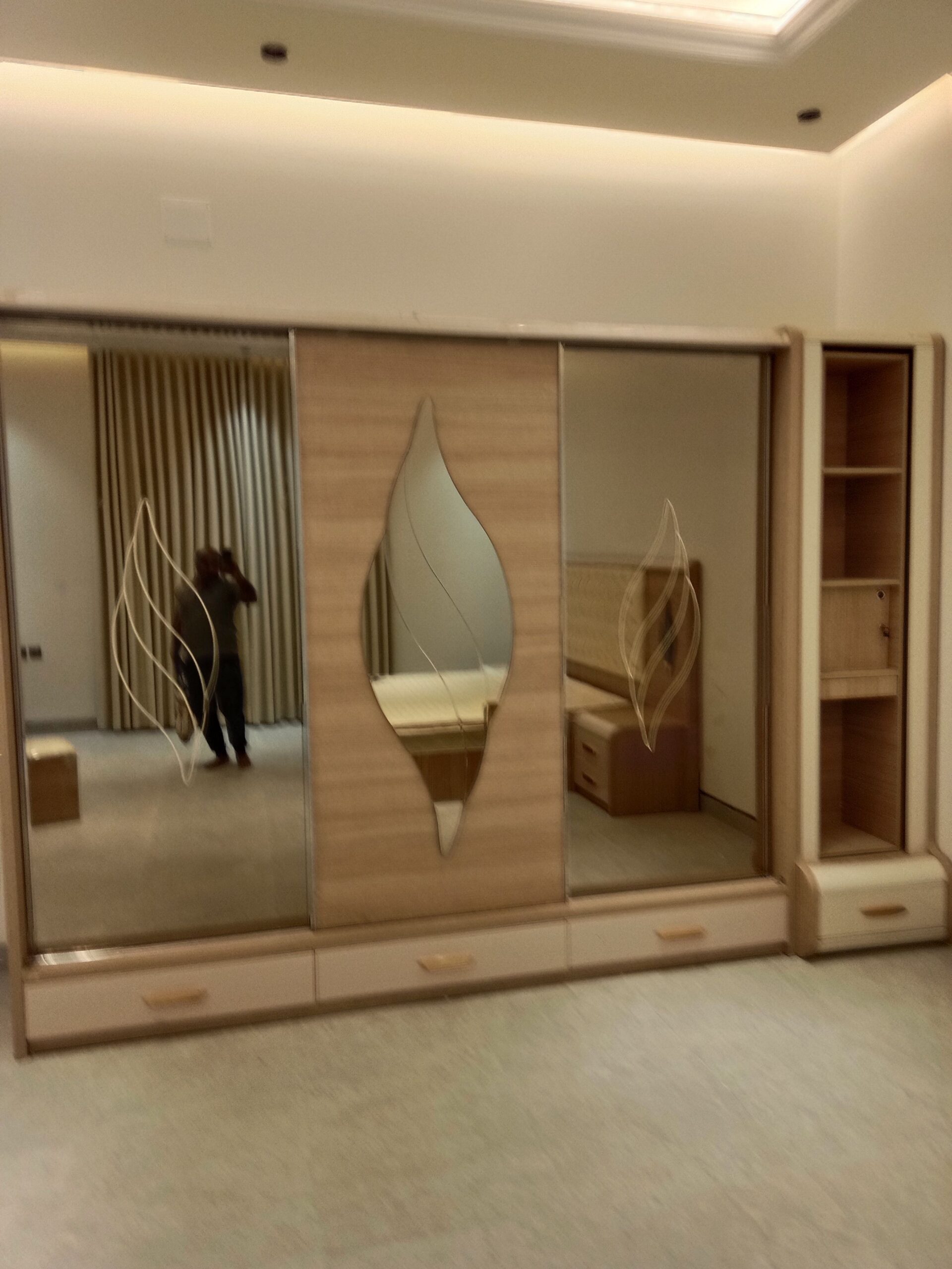 هندي نجار غرفه نوم تركيب نجران