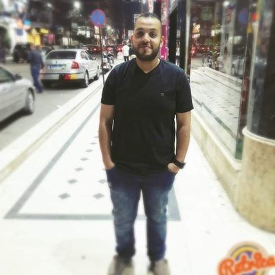 محاضر كورسات انجليزي