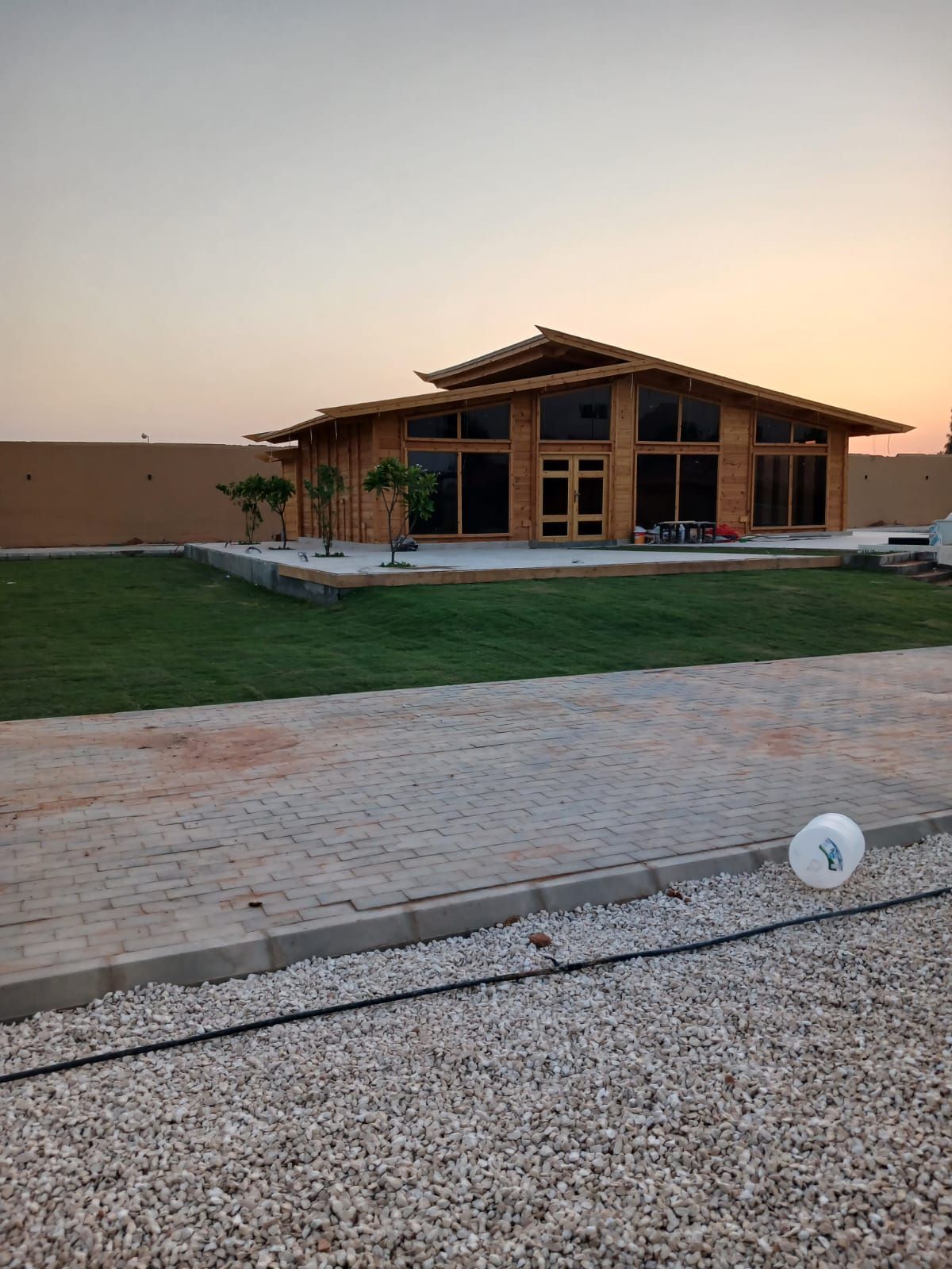 مشتل مشاتل لمسة جمال لتنسيق الحدائق