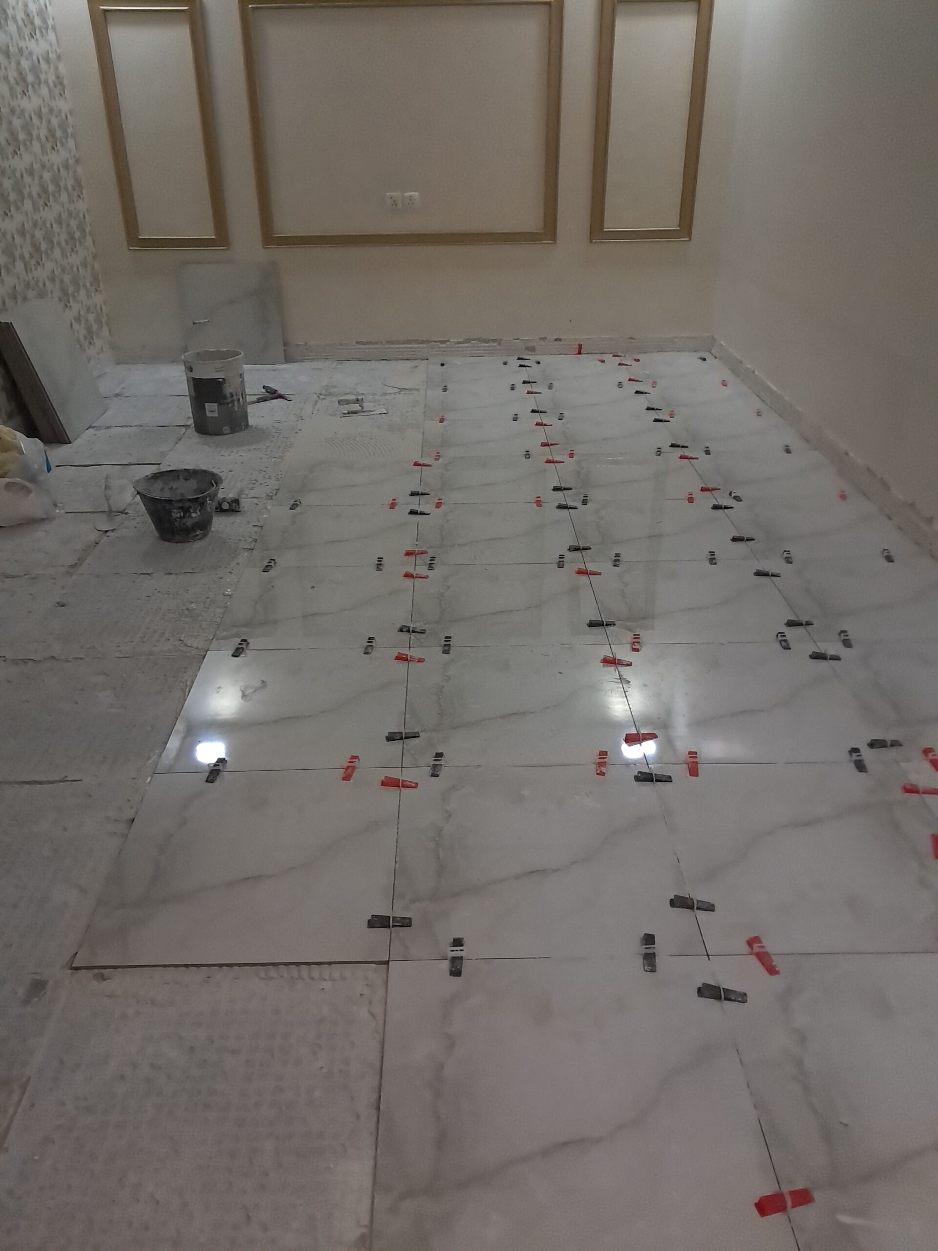 عمال بلاط بريده