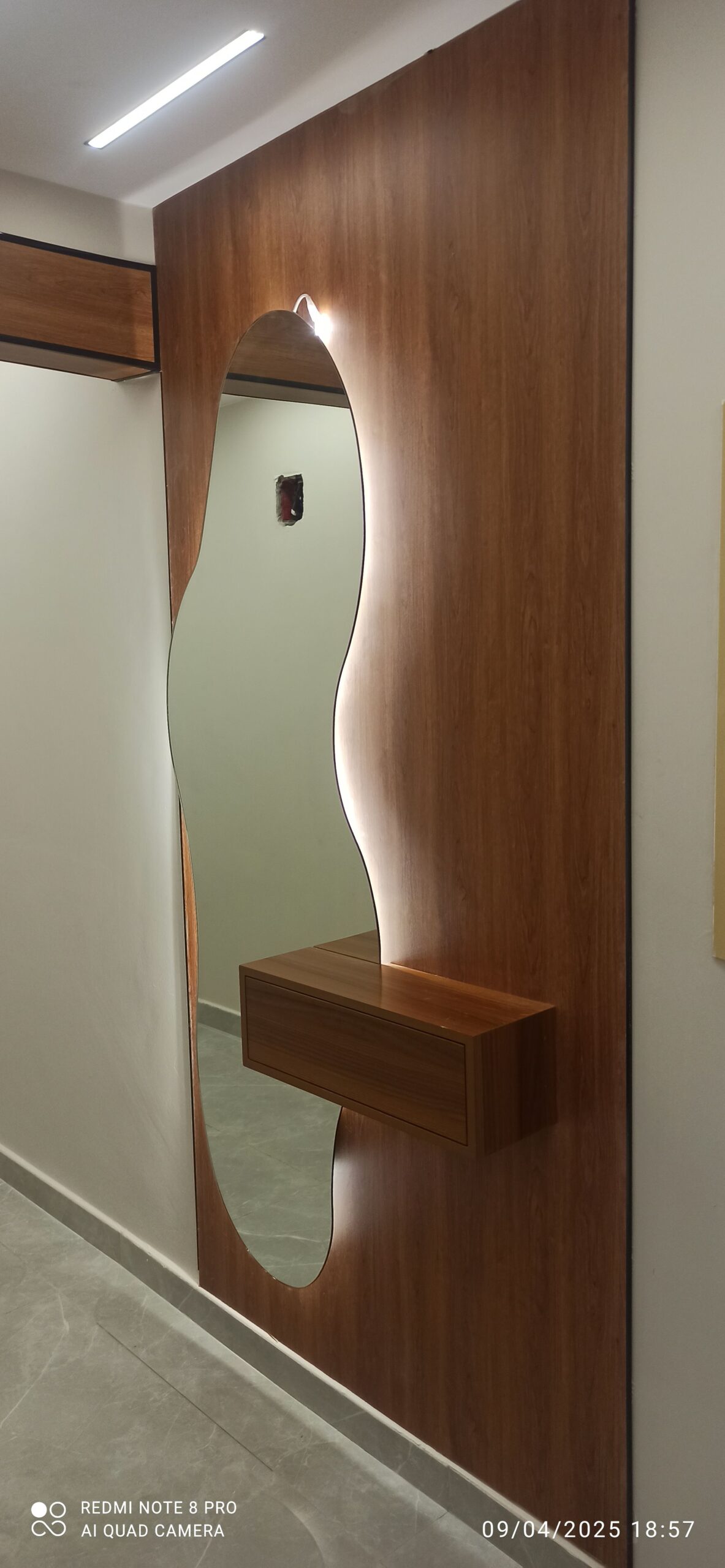 تصميم وتركيب جميع انواع الديكورات المنزليه وغرف ال