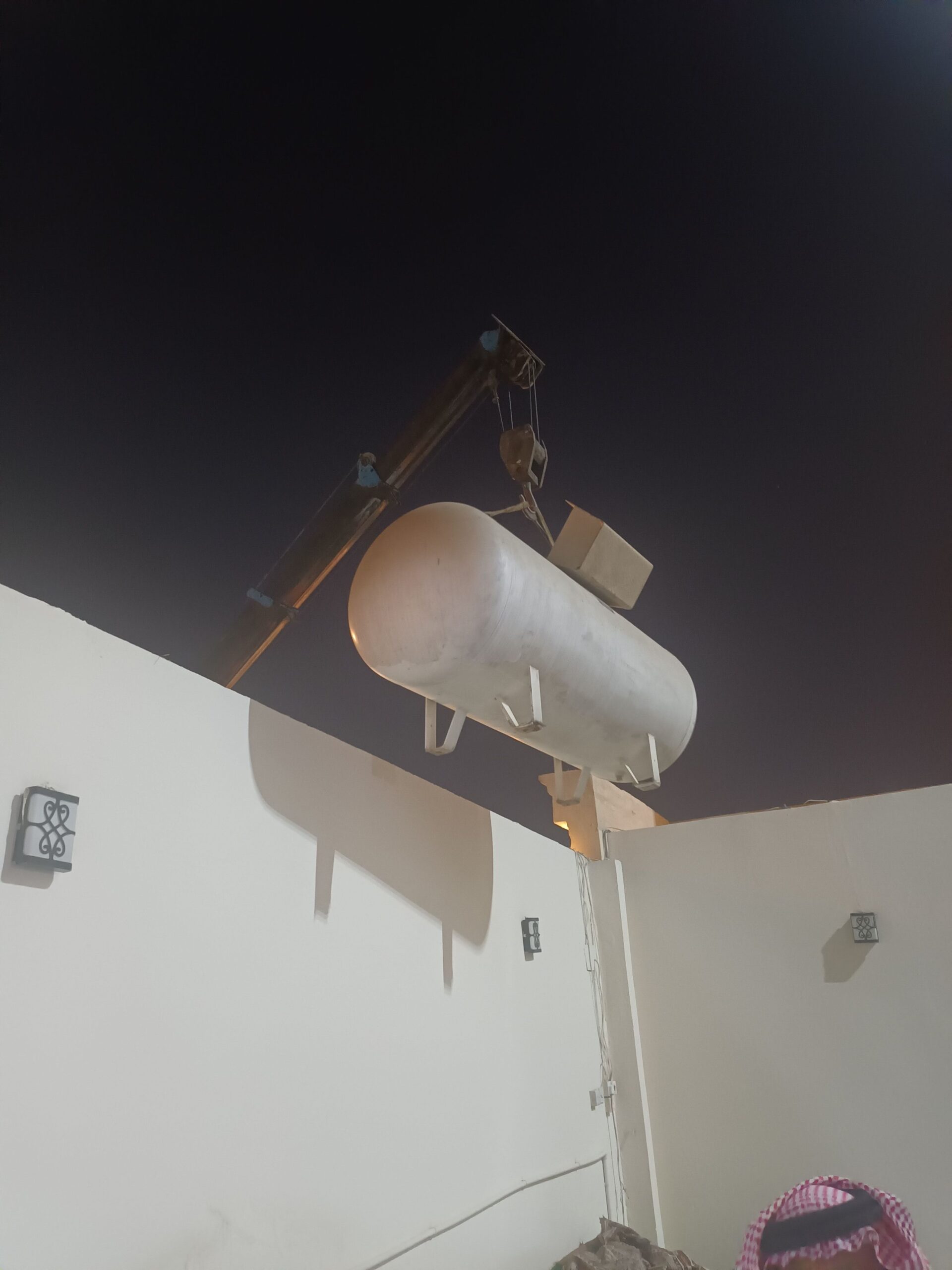 دينه ونش نقل اغراض ومكيفات وخزانات غاز 0562836255