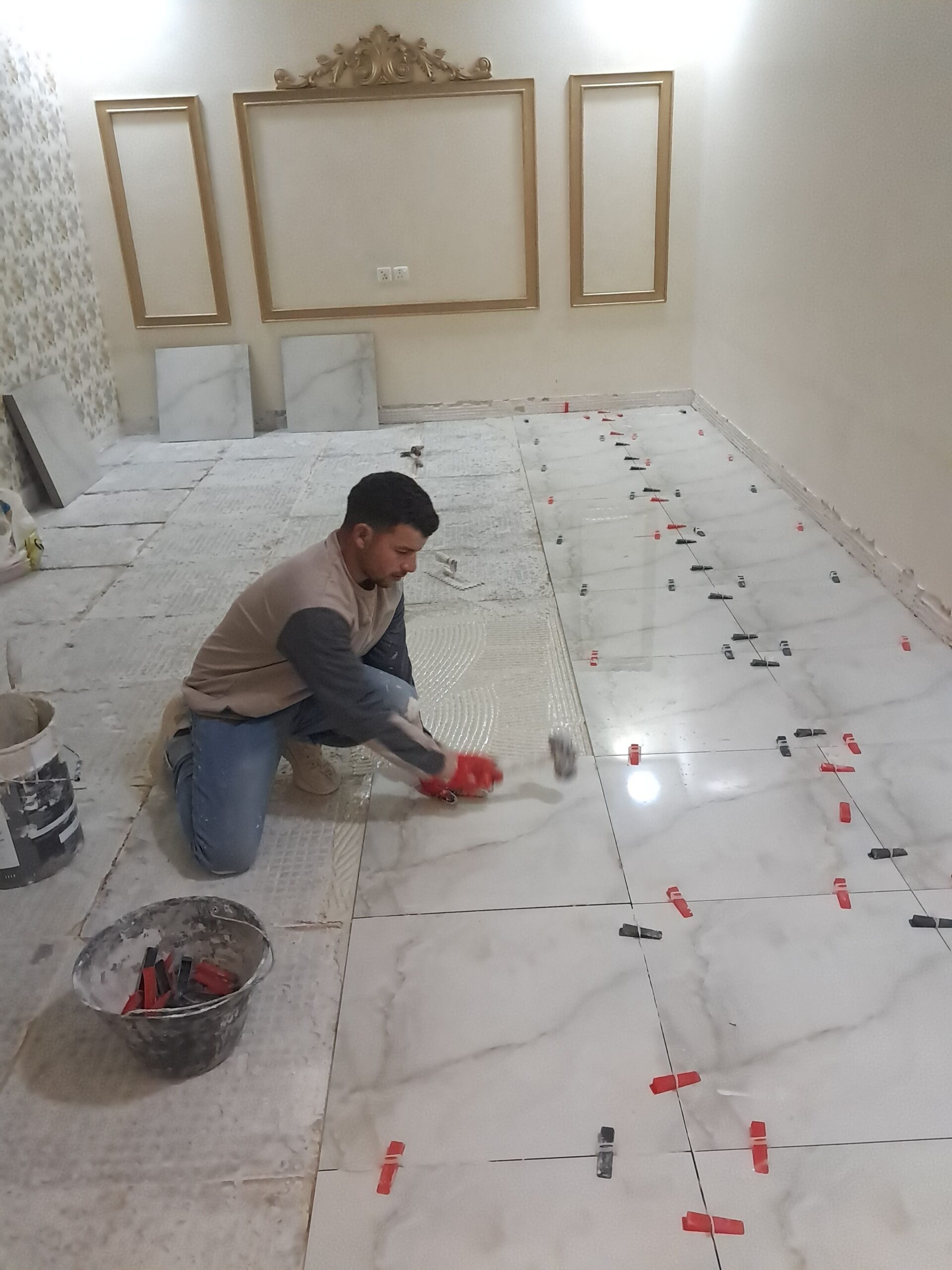 عمال بلاط بريده