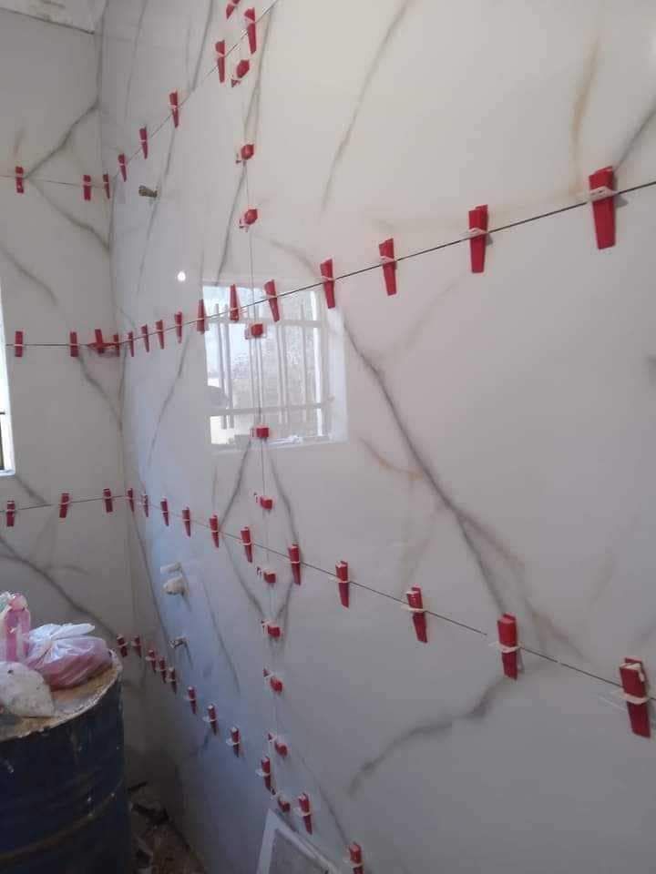 مبلط سيراميك بريده