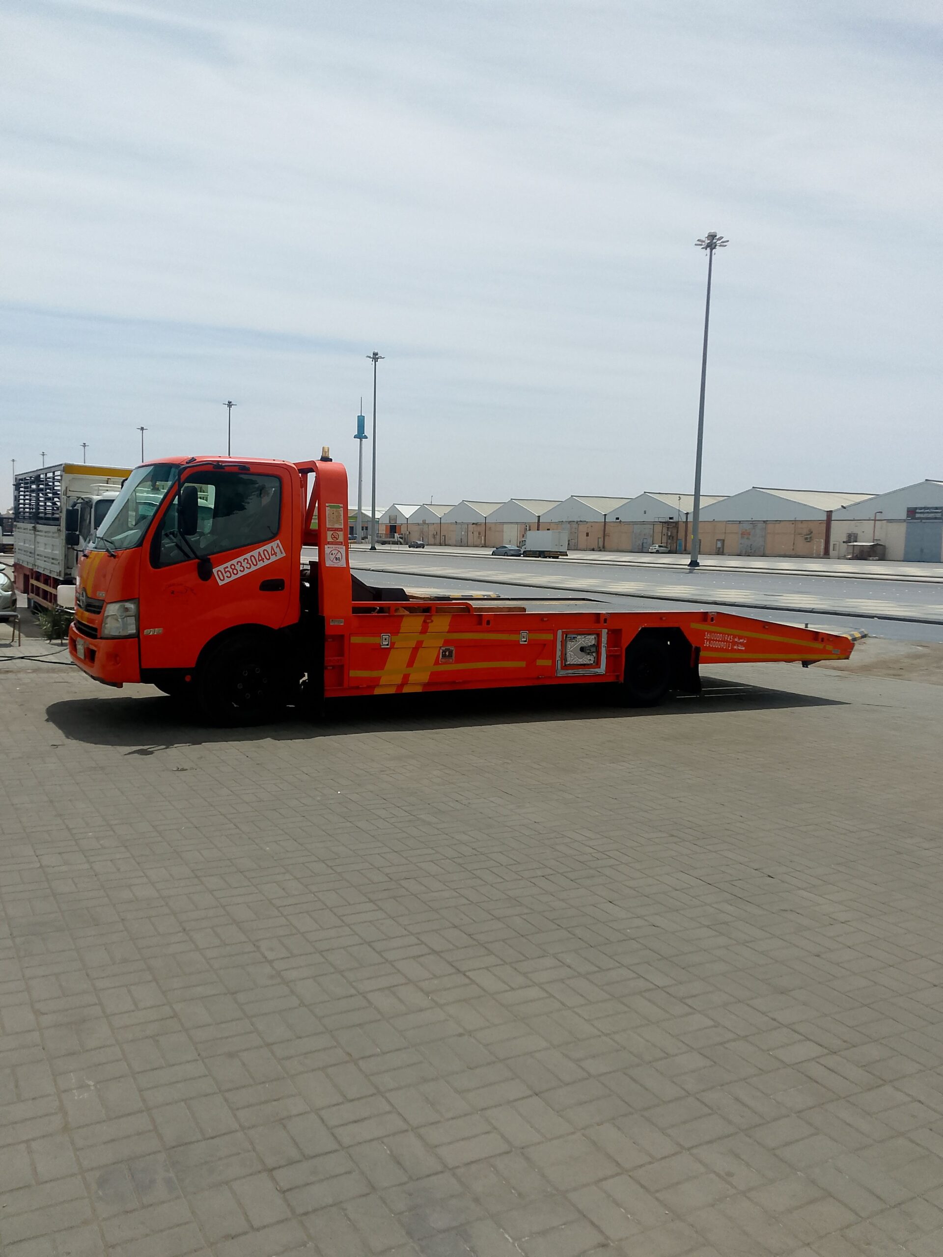 تأجير رافعات شوكيه ونقل المعدات والسيارات