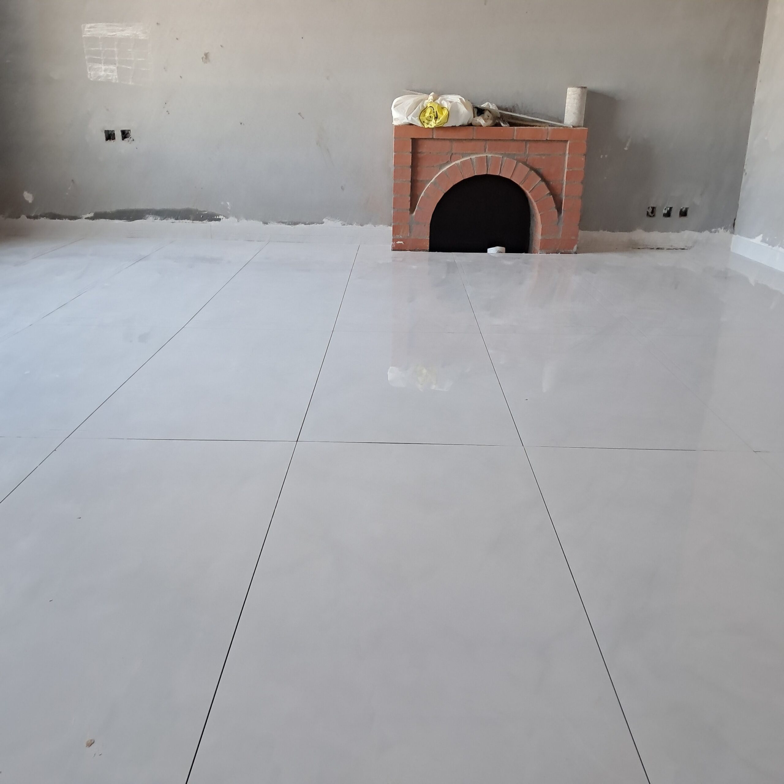 مبلط سيراميك بريده