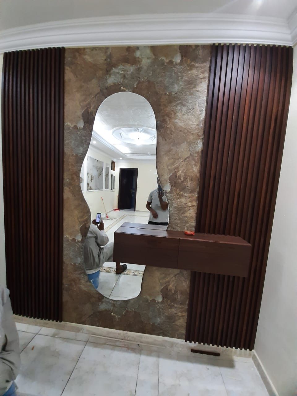 معلم باركيه وجداريات شاشة بروز مع ليد مخفي بأقل ال