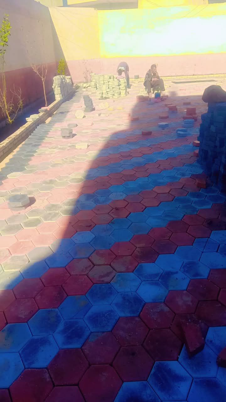 السلام عليكم معلم بندوره وانترلوك والسعر كويس للتر