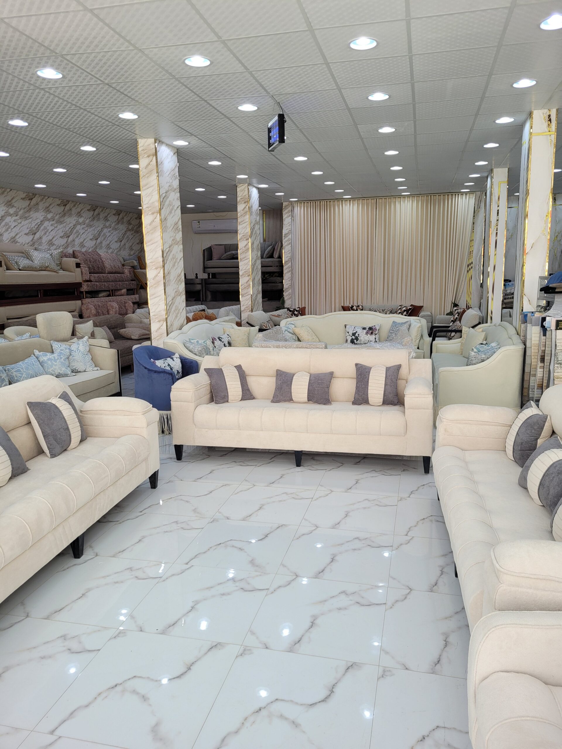 كنبات ومطابخ جديده جاهزه لتسليم الفوري