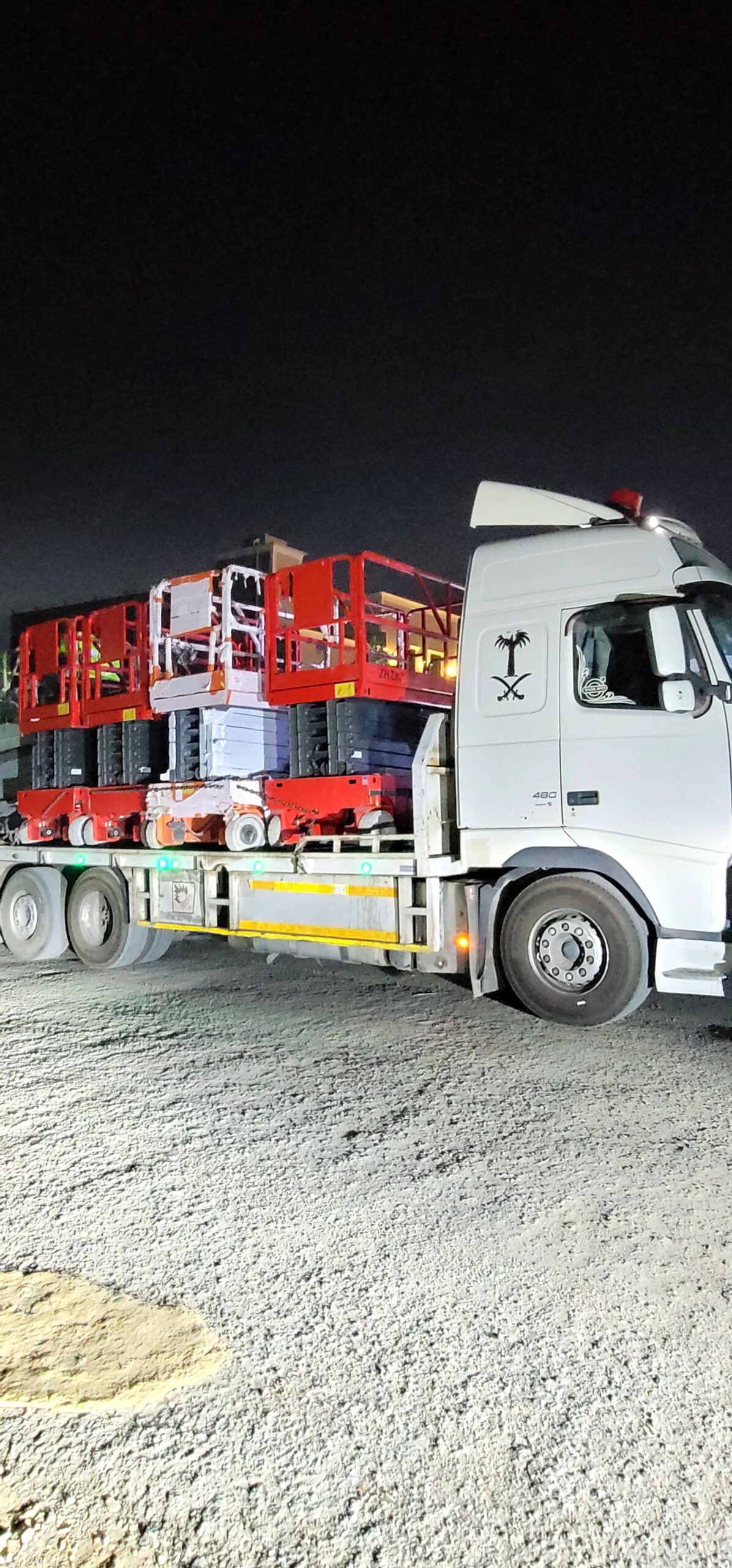 سيزرلفت للايجار مانلفت للايجار كرين للايجار رافعه