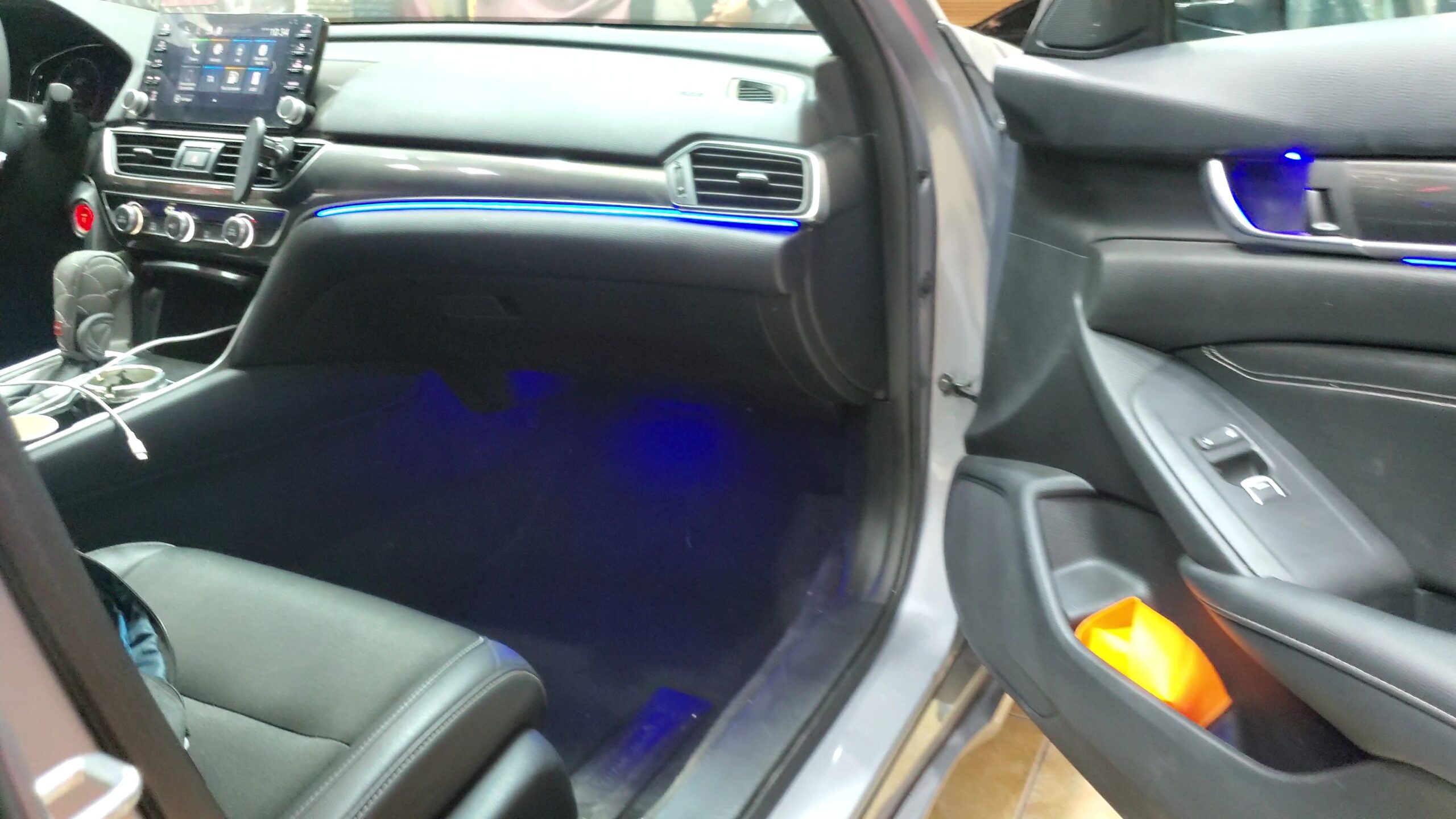 انوار داخليه علا جميع السيارات