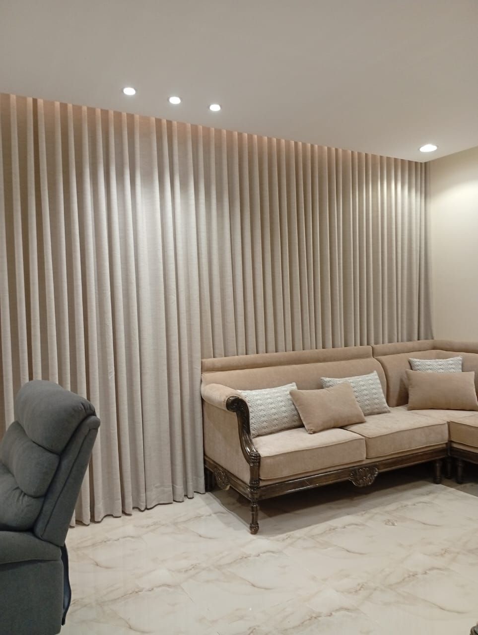 تفصيل كنب ستائر وتنجيد لتوص علا الرقم 0532202404