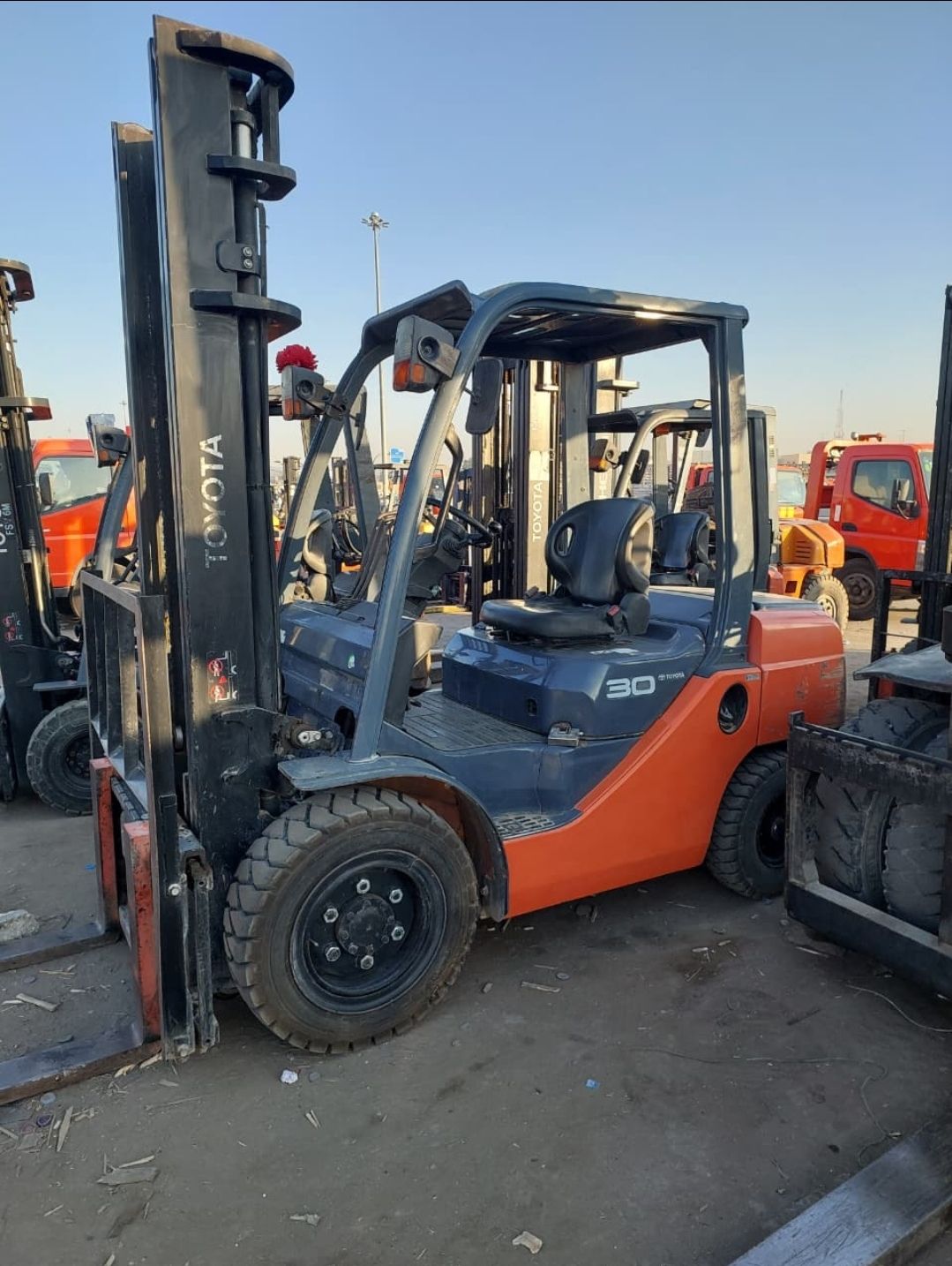 رافعات شوكيه للإيجار من 2طن إلي 16طن موديلات حديثة