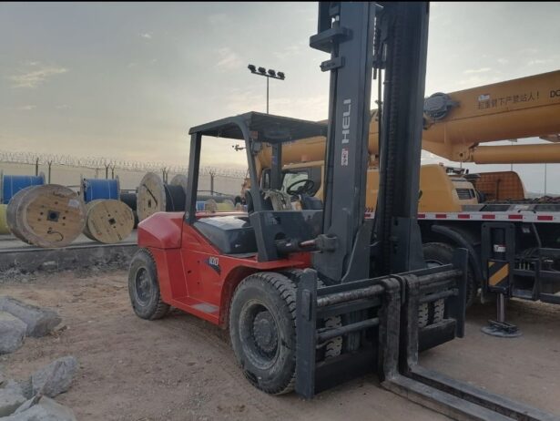 رافعات شوكيه للإيجار من 2طن إلي 16طن موديلات حديثة