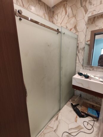 توريد وتركيب زجاج سكوريت ومريات 0565027566