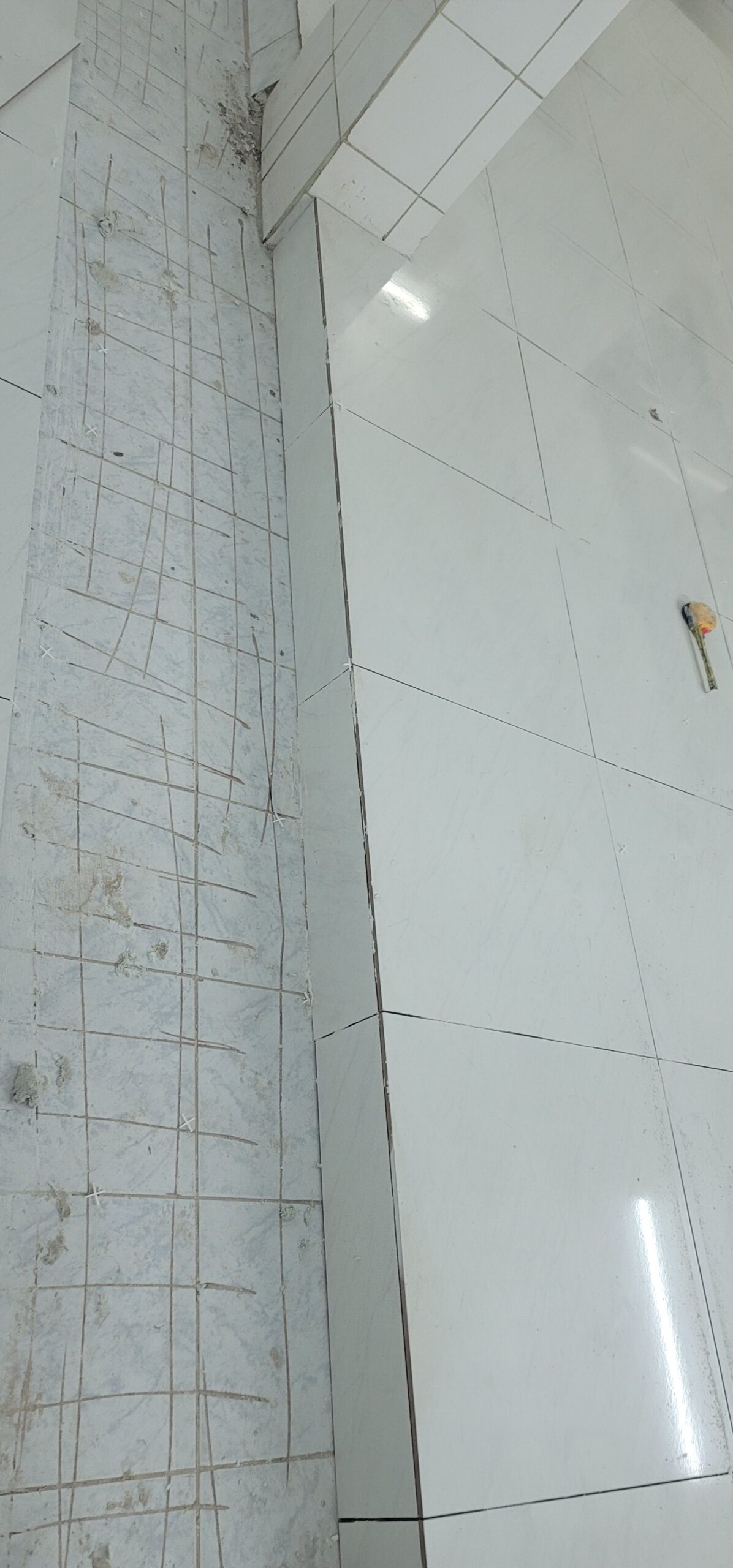 مبلط جميع انواع البلاط