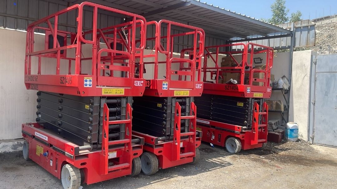 سيزر لفت للإيجار جميع المقاسات