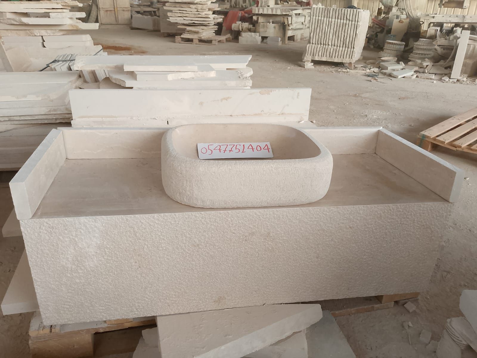 مغسلة حجر طبيعي + رخام