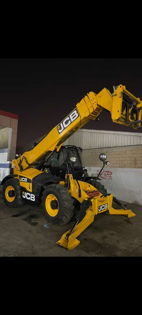 تأجير رافعات شوكيه وكرينات وجميع المعدات الثقيله