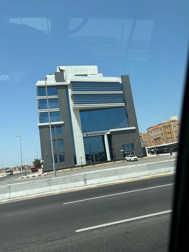 كلادينج وزجاج وجميع اعمال الحدادة