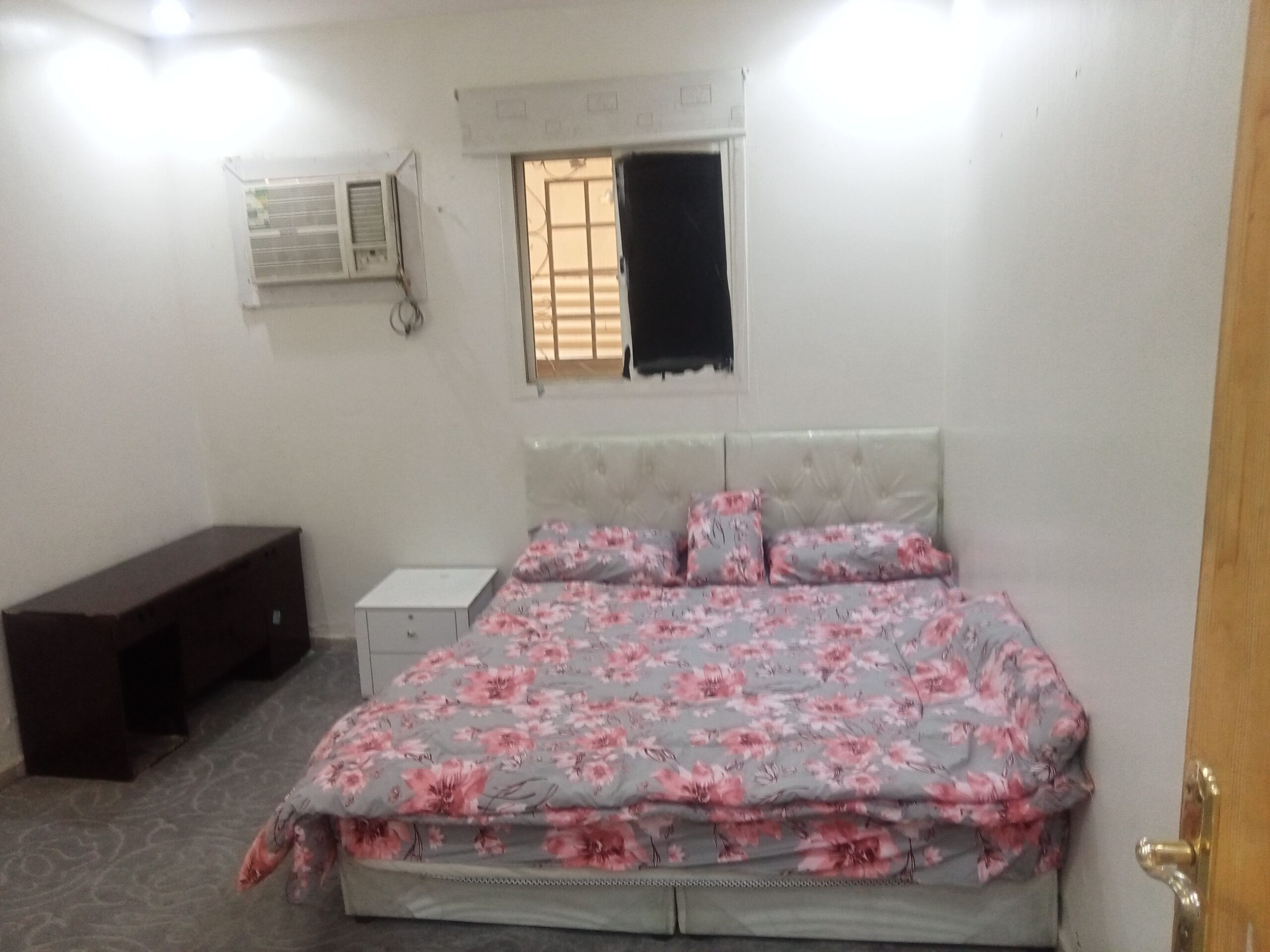 الرياض حي الحزم شارع حمزه بجوار بنك الراجحي