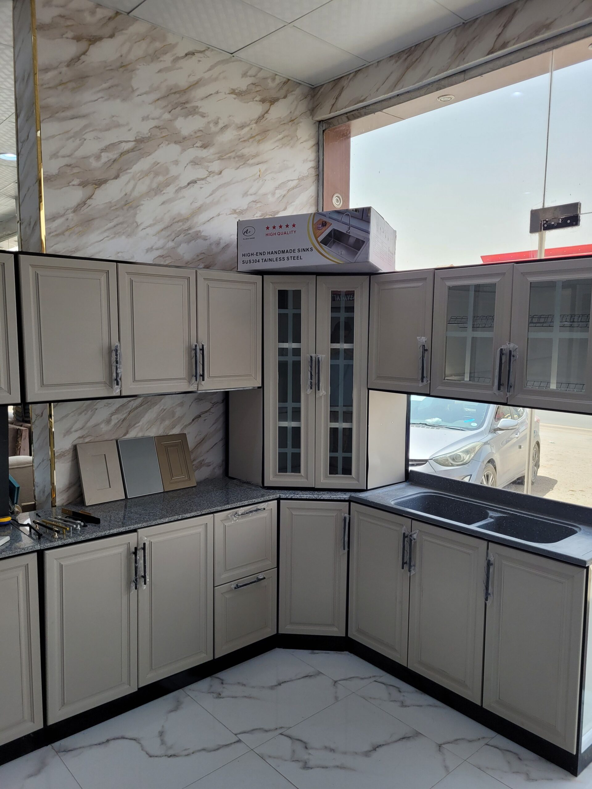 كنبات ومطابخ جديده جاهزه لتسليم الفوري