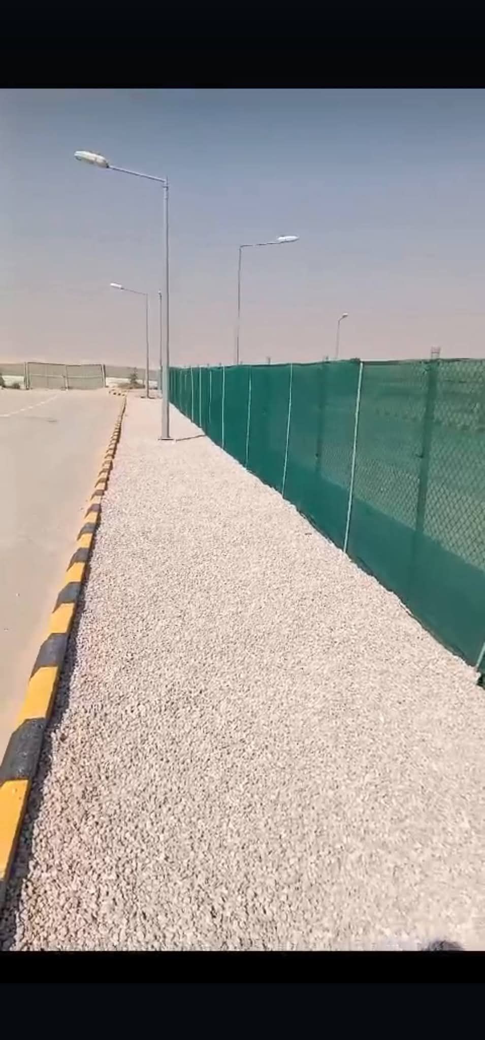 تسوير المزارع والأراضي البيضاء وتركيب شبوك الملاعب