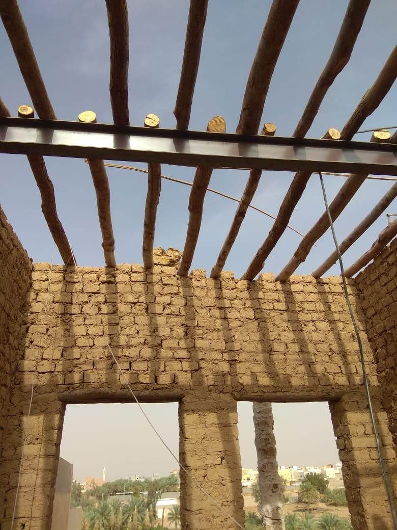 تسوير المزارع والأراضي البيضاء وتركيب شبوك الملاعب