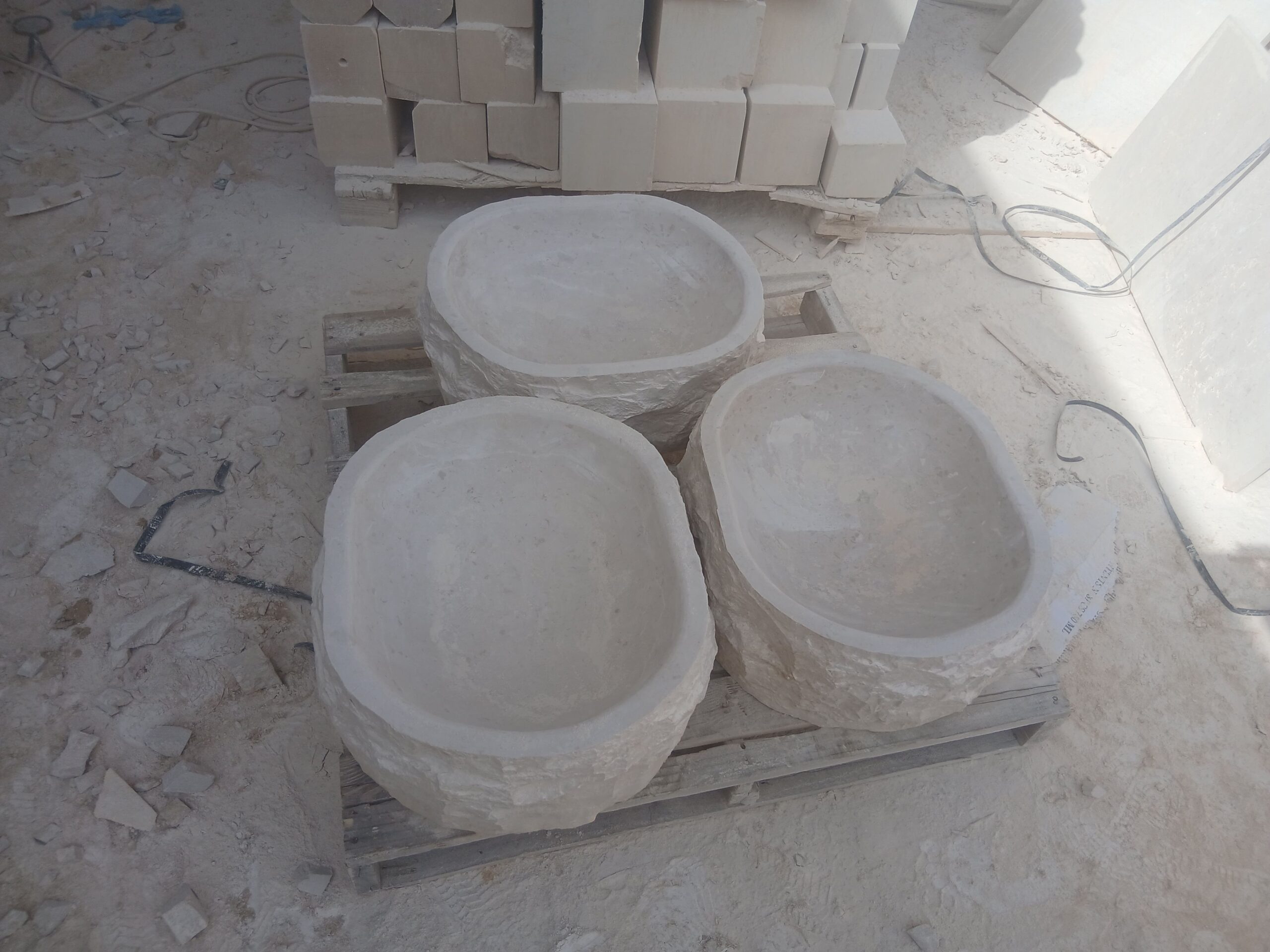 احواض حجر طبيعي