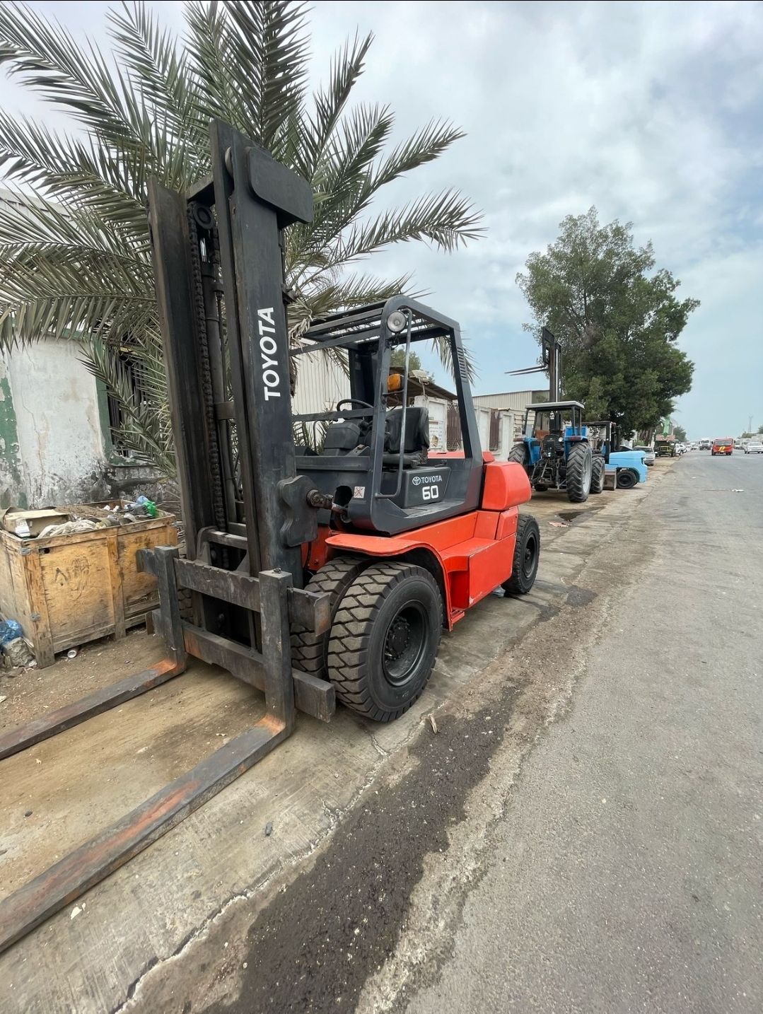 رافعات شوكيه للإيجار جميع الاحجام والمقاسات موديلا