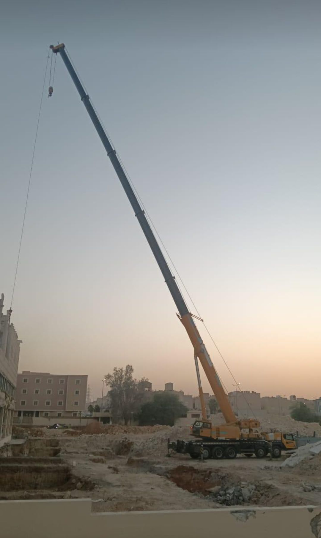 كرينات للإيجار جميع الاحجام والمقاسات موديلات حديث