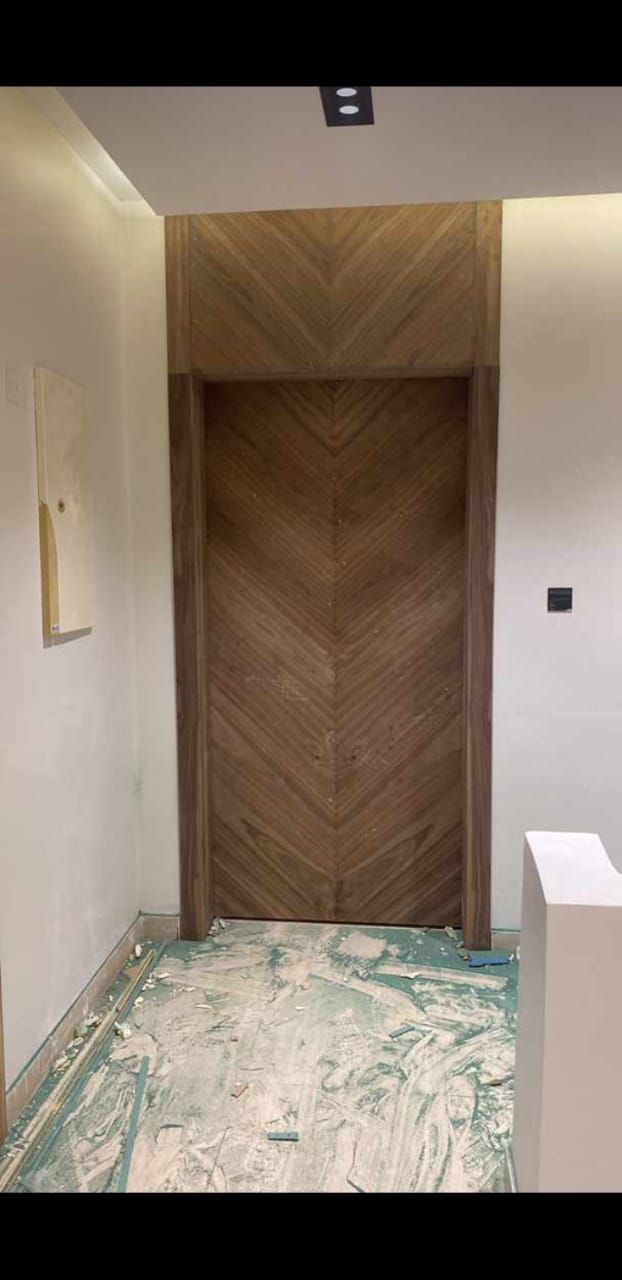 نجار ابواب وديكورات خشبيه وغرف نوم خشبيه حديثه
