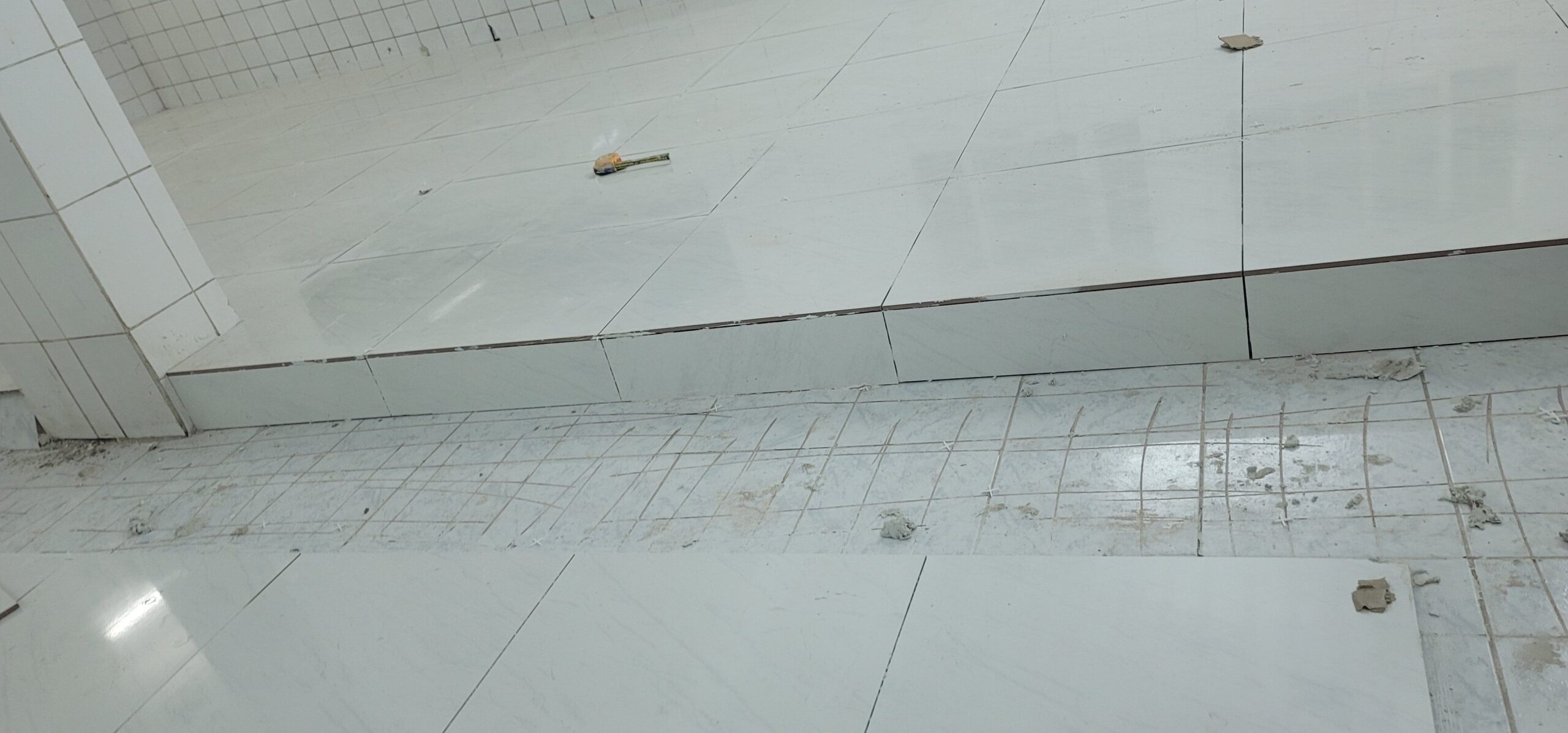 مبلط جميع انواع البلاط