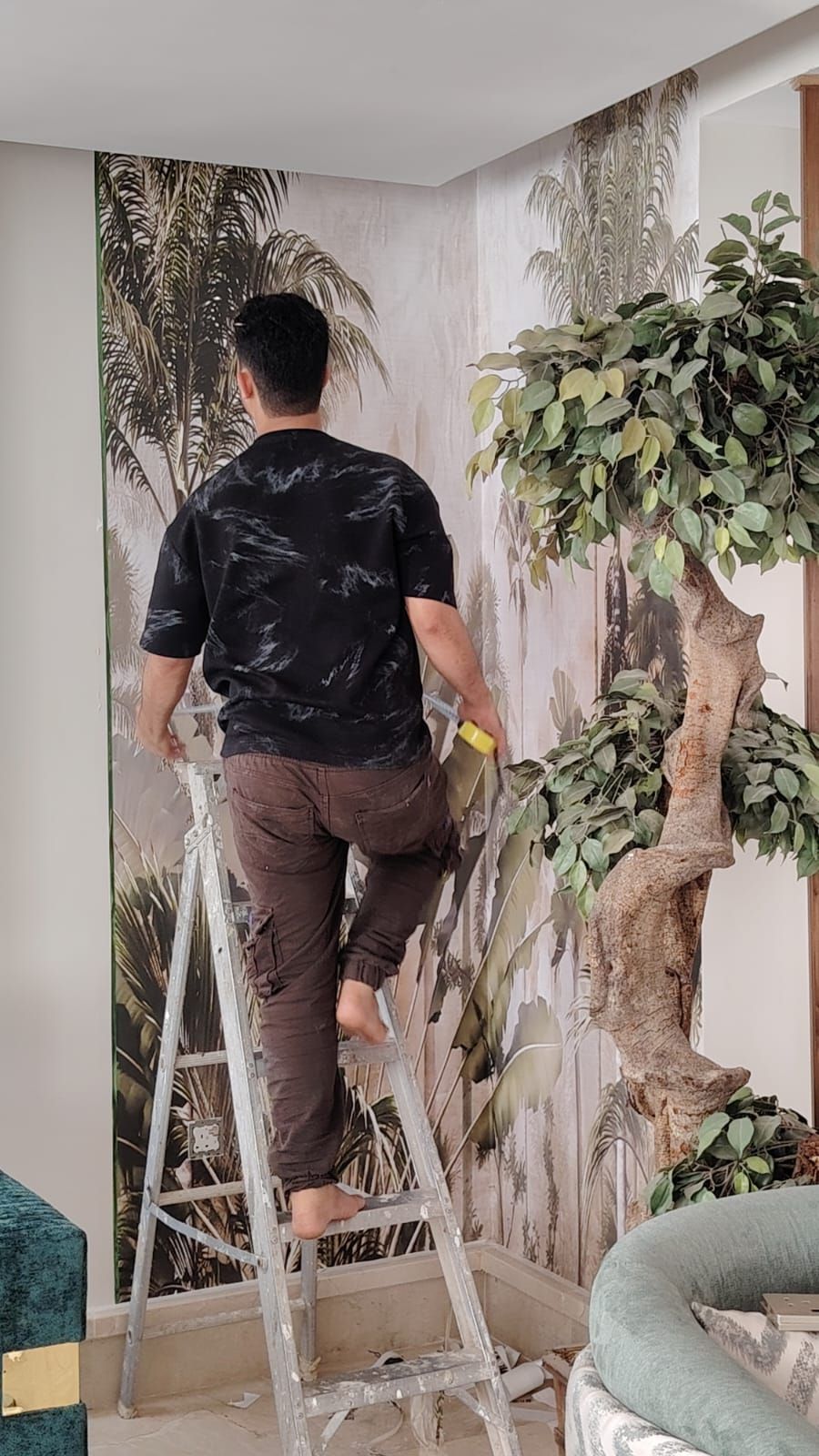 معلم ورق جدران وديكورات ودهانات داخله وخارجه