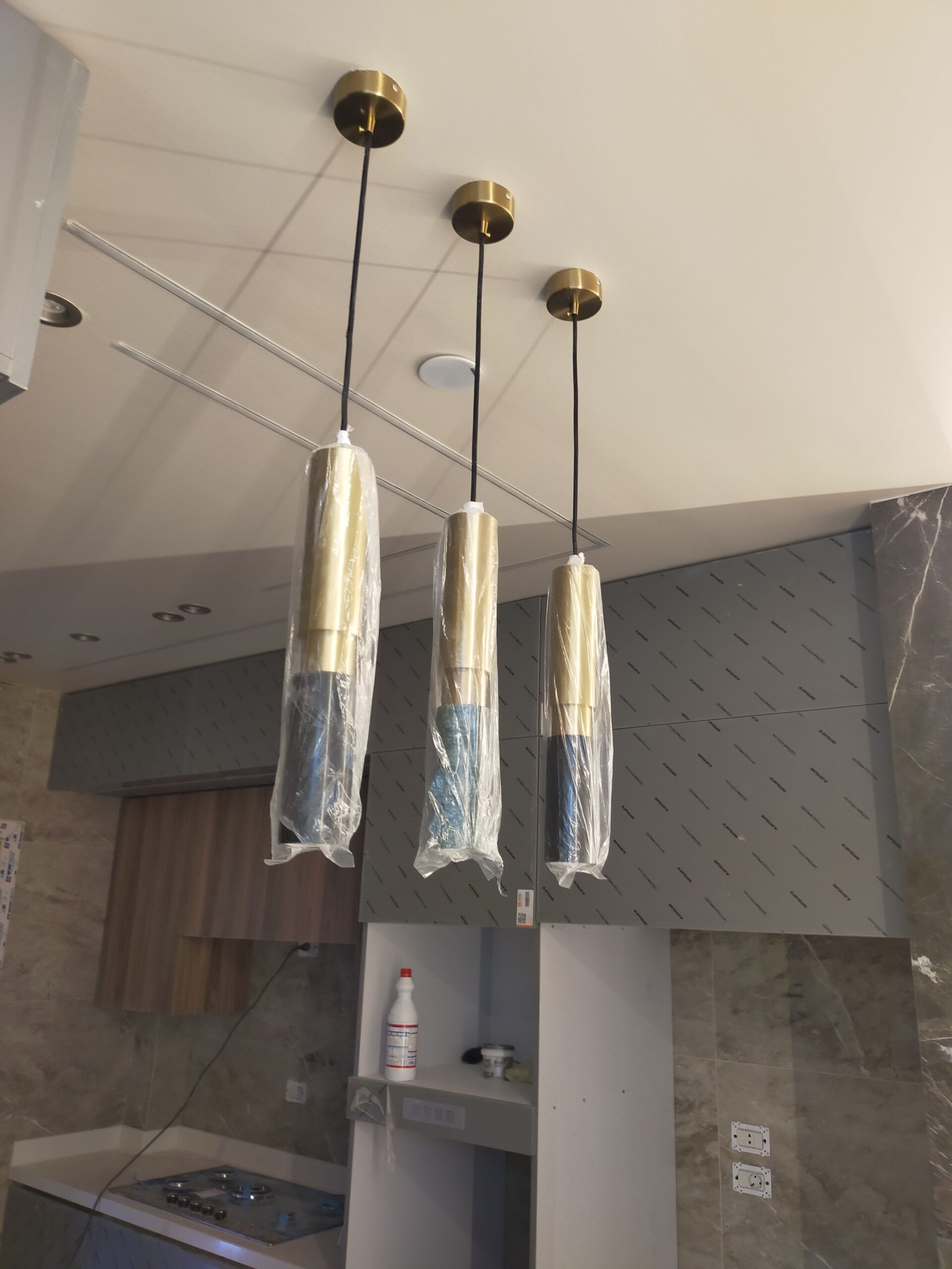 كهرباء تأسيس وتشطيب واصلاح الفلل والقصور والمنازل