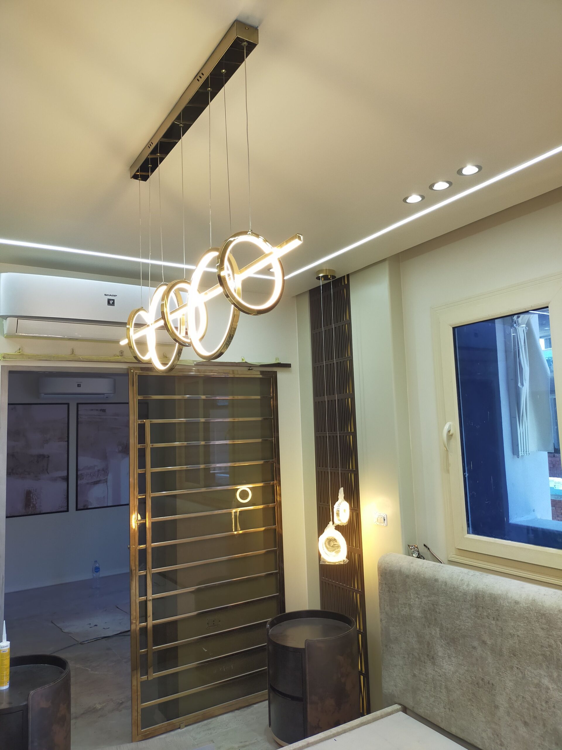 كهرباء تأسيس وتشطيب واصلاح الفلل والقصور والمنازل