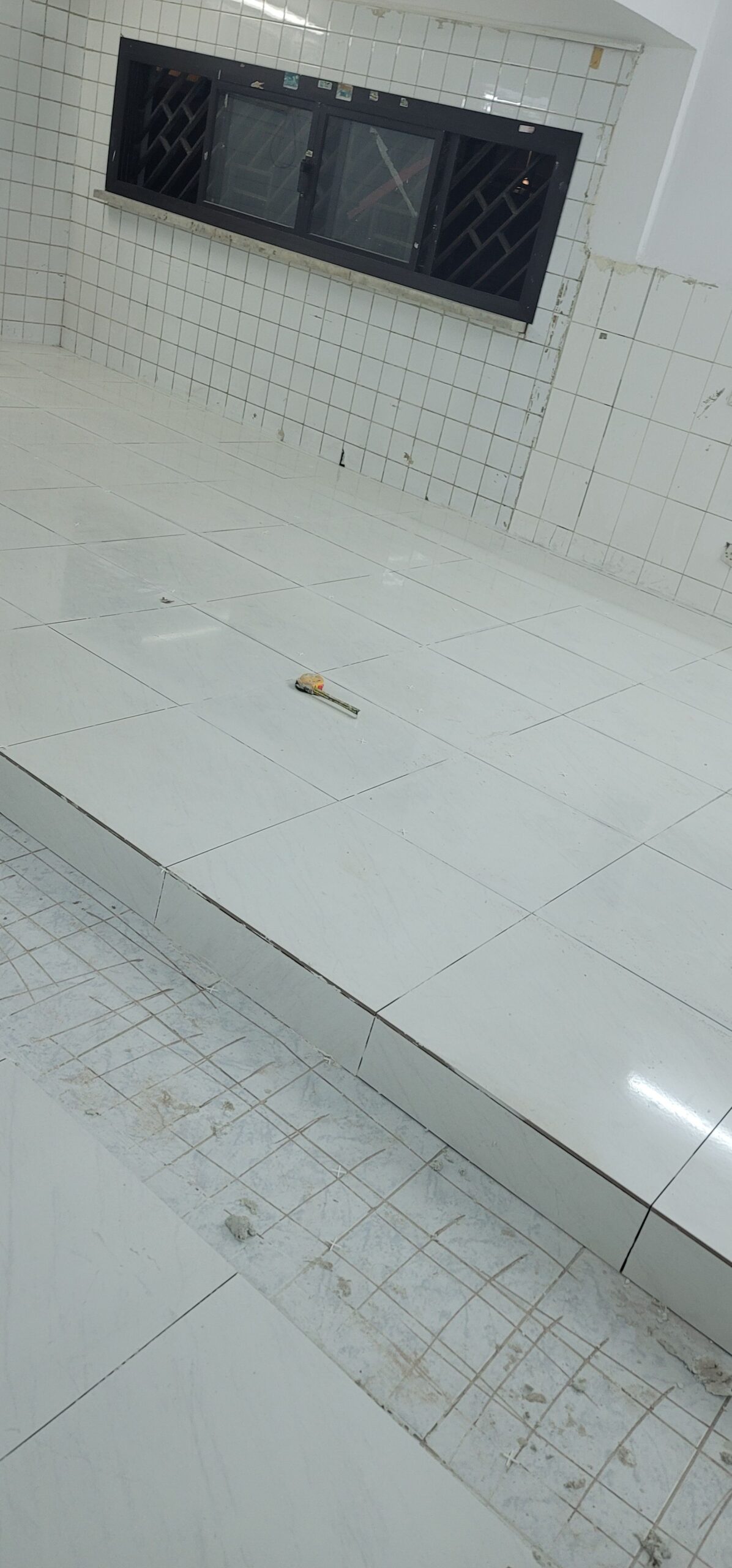 مبلط جميع انواع البلاط