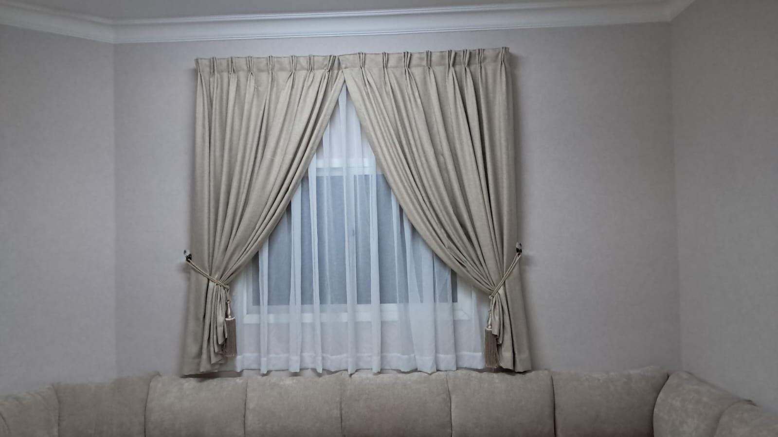 تفصيل كنب تفصيل ستائر تفصيل جلسات خارجيه جلسات ارض