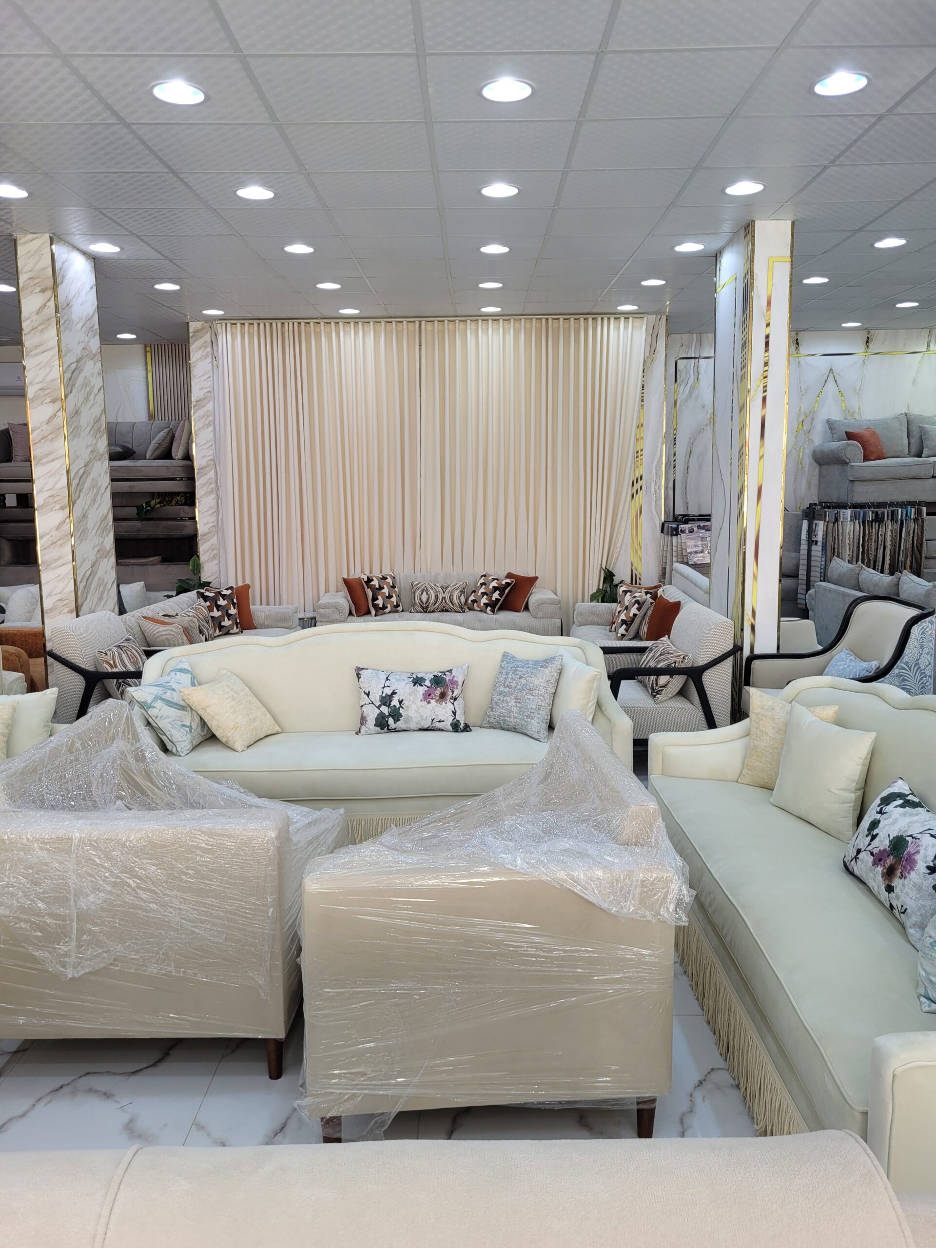 كنبات ومطابخ جديده جاهزه لتسليم الفوري