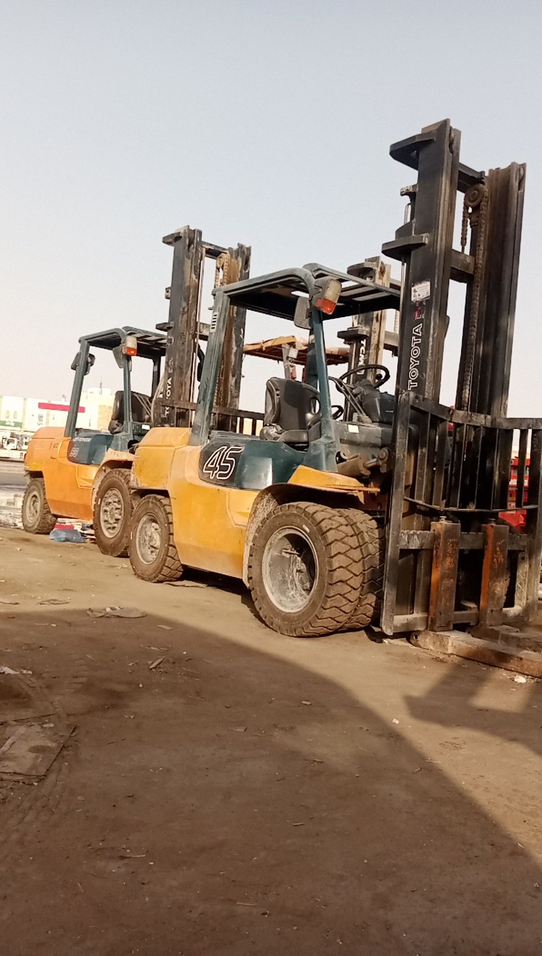 فركليف رافعه شوكيه لتاجير اليومي وشهري 3 طن 7 طن 1