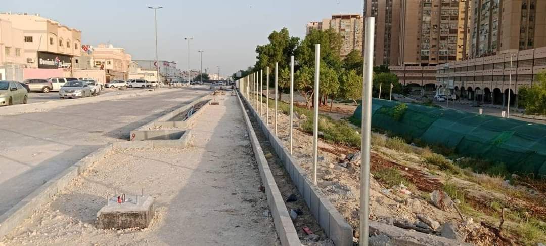 تسوير المزارع والأراضي البيضاء وتركيب شبوك الملاعب