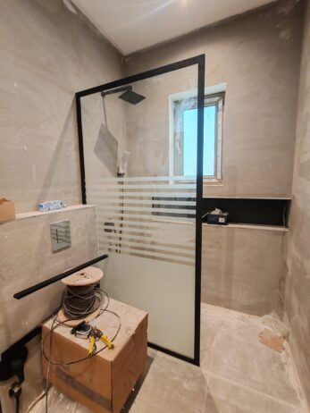 توريد وتركيب زجاج سكوريت ومريات 0565027566