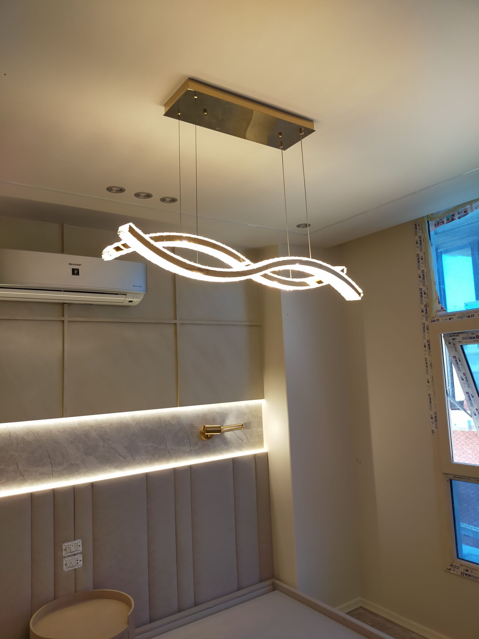 كهرباء تأسيس وتشطيب واصلاح الفلل والقصور والمنازل