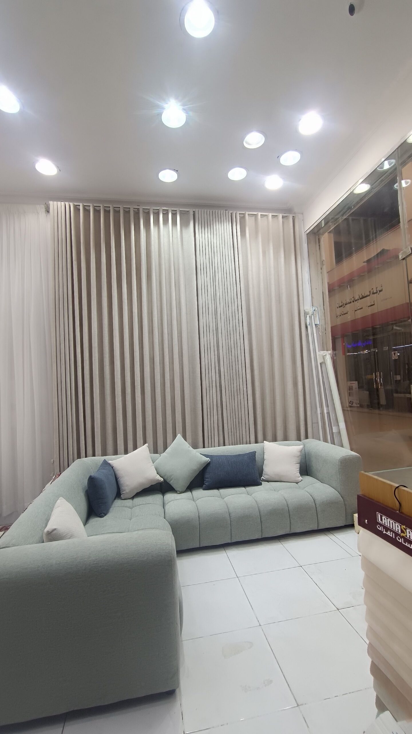 تفصيل ستائر ومجالس عربية وتنجيد اتواصل علا الرقم 0