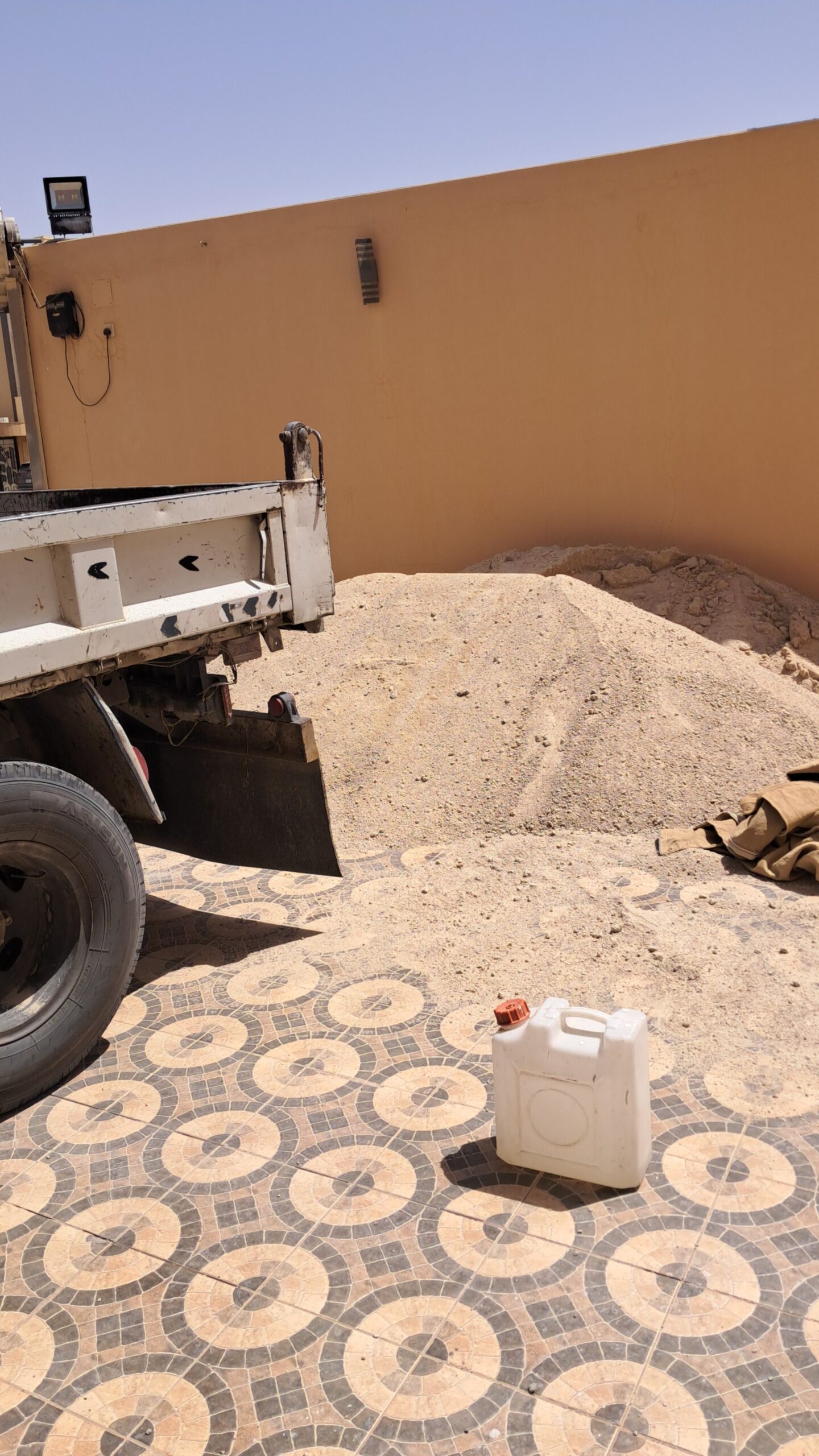 دن قلاب توريد الرمل بريده٠٥٤٣٧٥٨٧٠٦