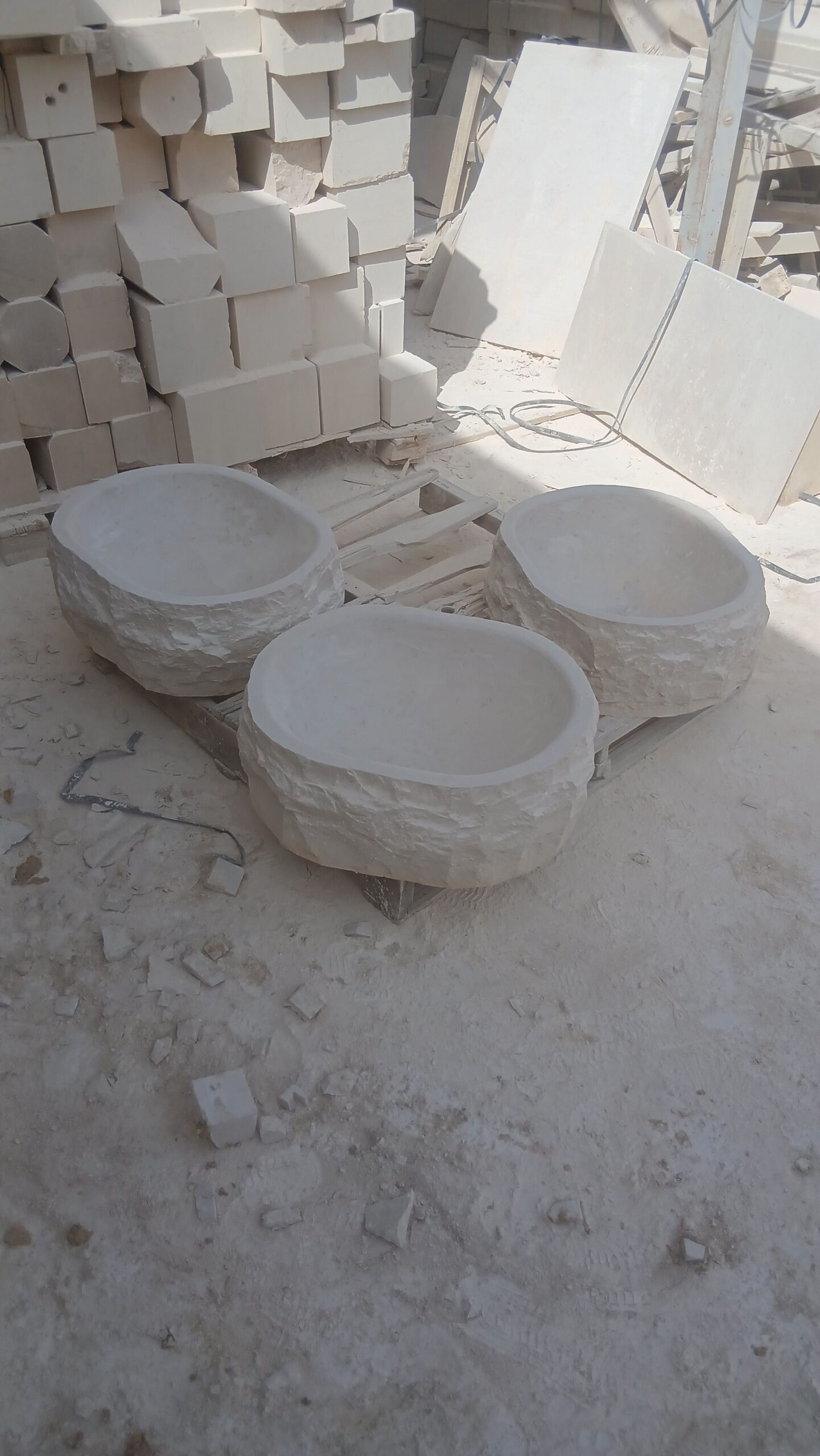 احواض حجر طبيعي