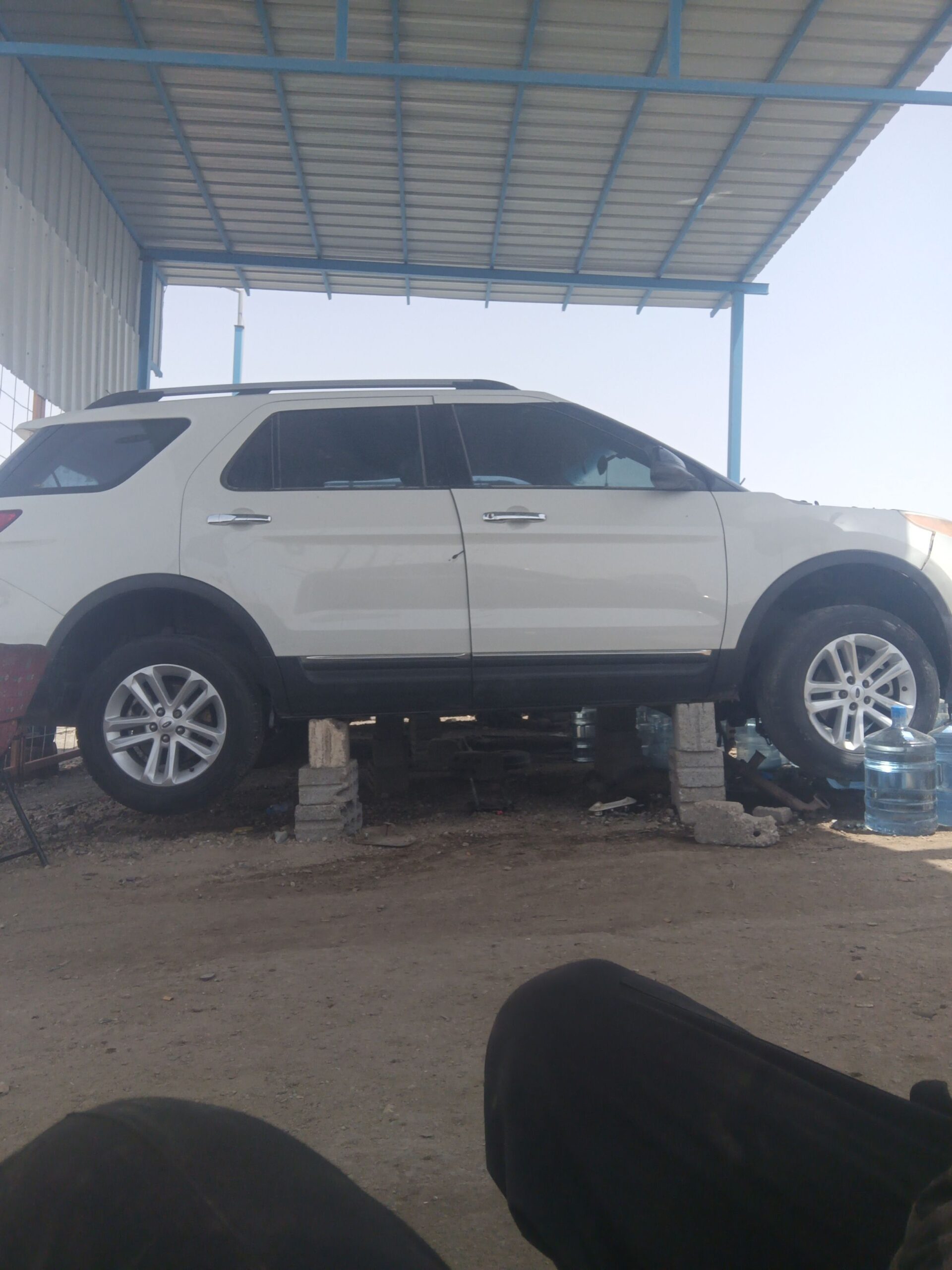 يوجد لدينا يوجد لدينا جميع انواع السيارات الامريكي