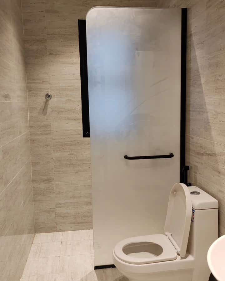 توريد وتركيب زجاج سكوريت ومريات 0565027566